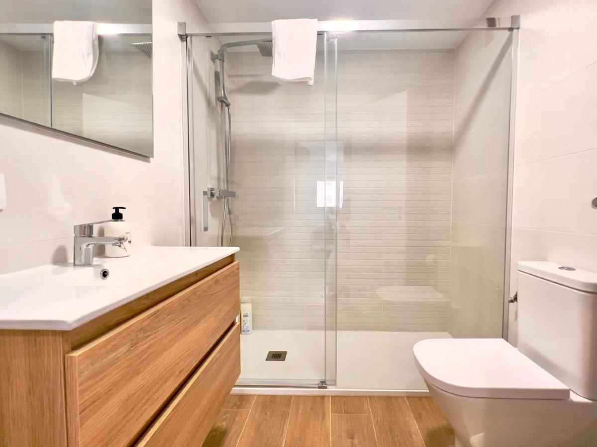 Housing Leon Ana Mogas Con Garajeアパートメント エクステリア 写真
