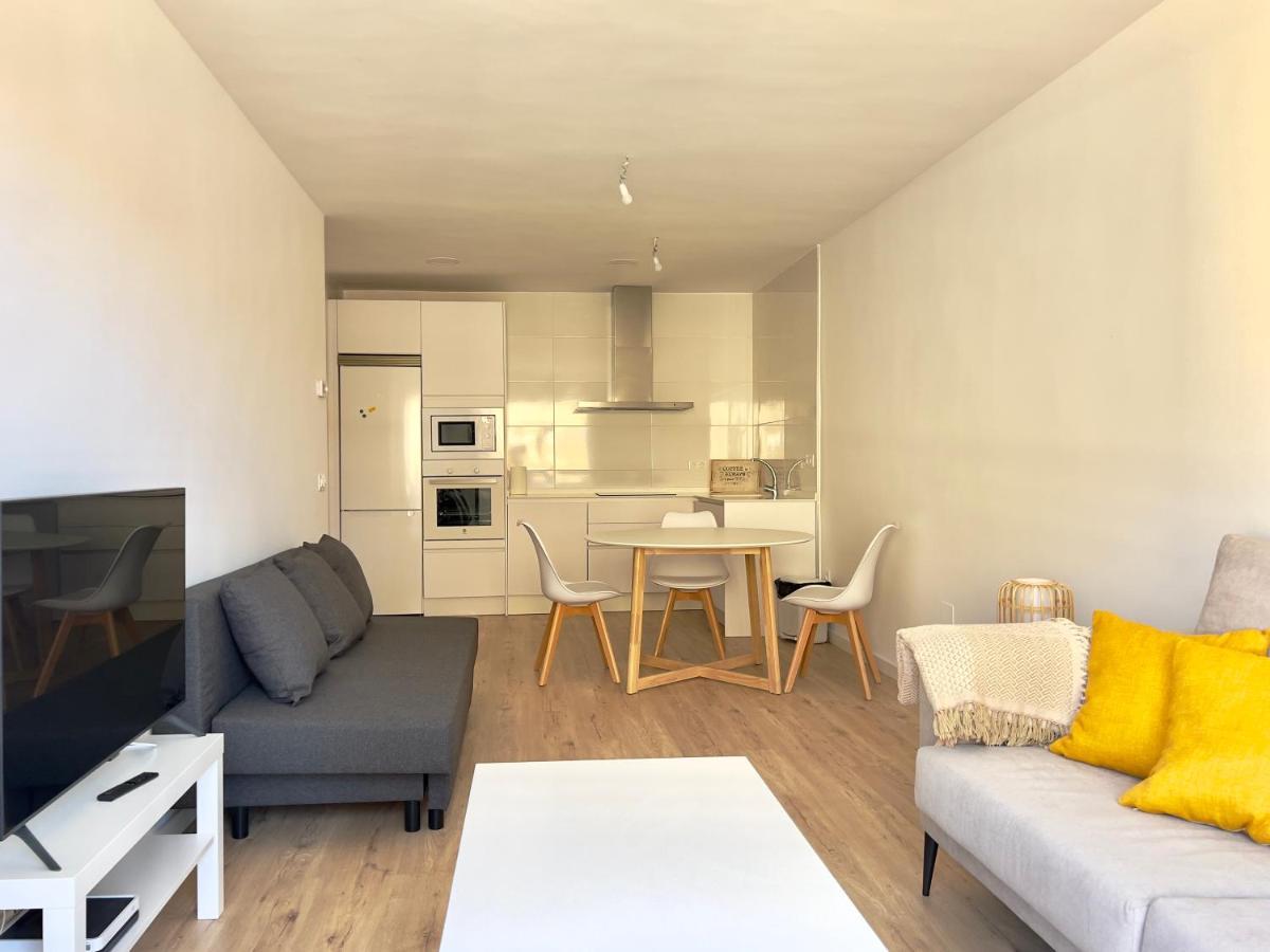 Housing Leon Ana Mogas Con Garajeアパートメント エクステリア 写真